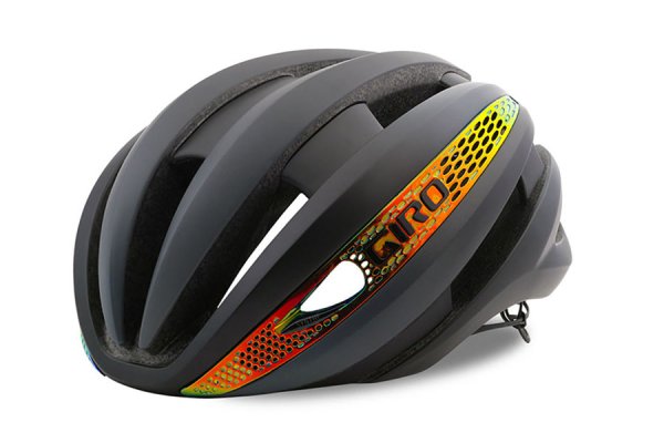 Giro Synthe Cycle Helemt